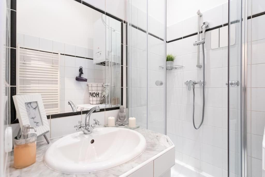 Charming & Authentic Vienna Flat - Central Locatedアパートメント エクステリア 写真
