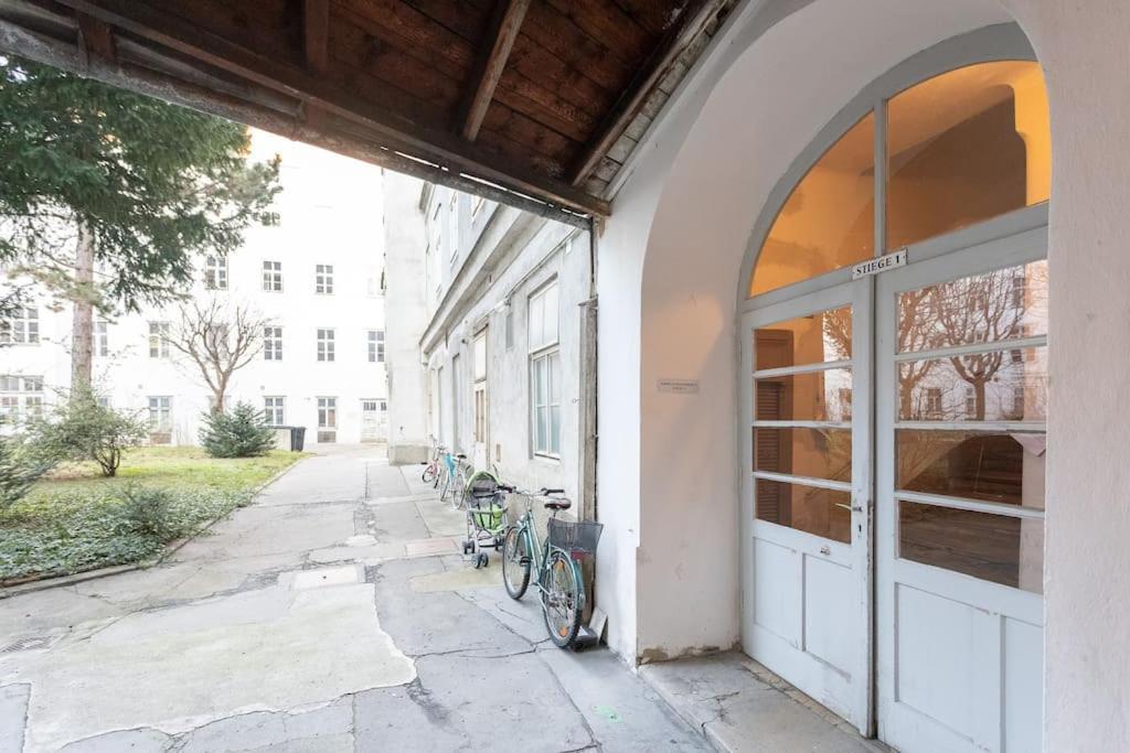 Charming & Authentic Vienna Flat - Central Locatedアパートメント エクステリア 写真